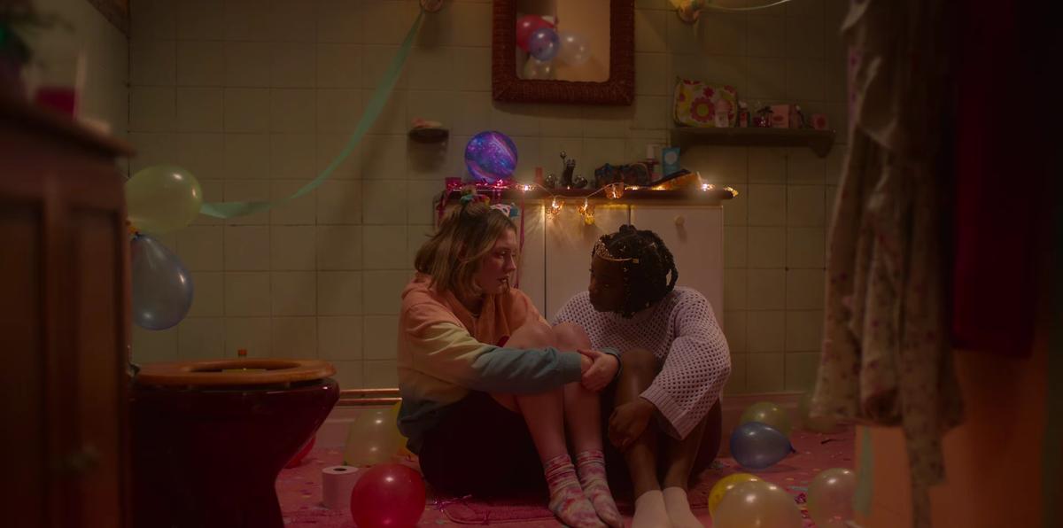 Review: Heartstopper, "Heat" & "Truth / Dare" | Season 2, Episodes 5 & 6